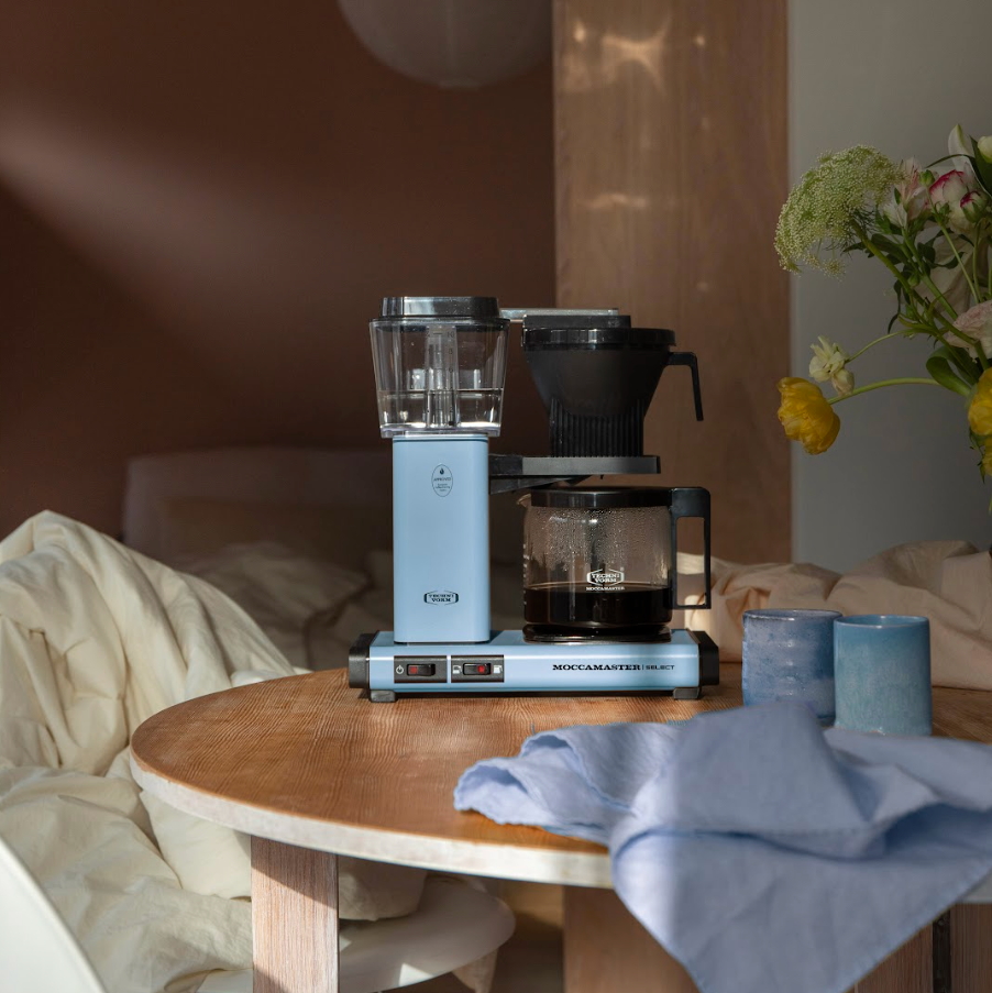 Moccamaster KGB Select Pastel Blue Lifestyle